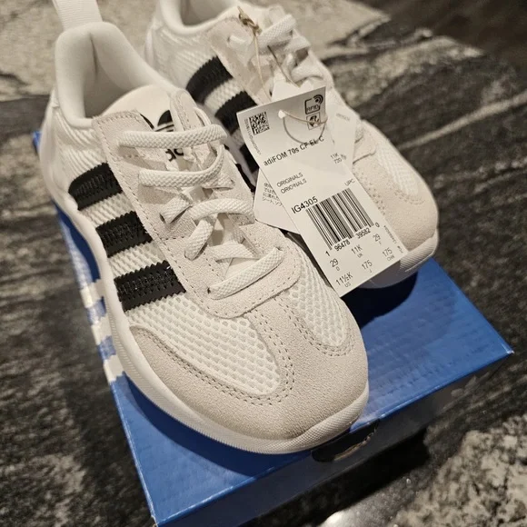 NWT Adidas White and Black Mesh Sneakers 11.5 Kids - Picture 3 of 5